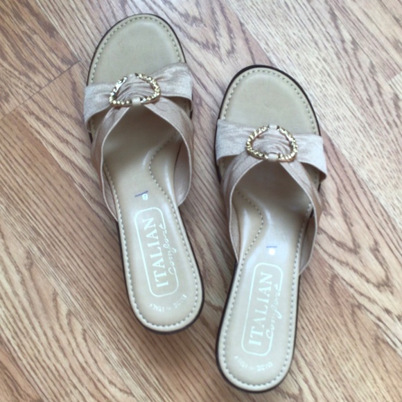 Italian sandals NWOT, elegant slide on wedges - Picture 3 of 11